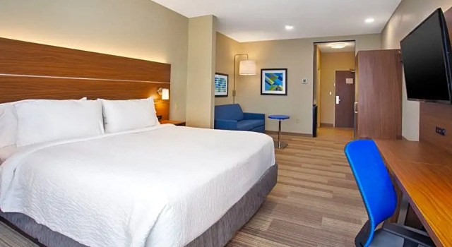 Двухместный полулюкс Holiday Inn Express Hotel and Suites Katy by IHG