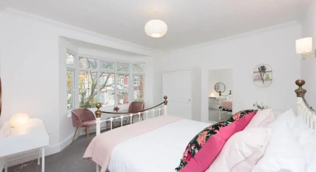 Light and spacious three bedroom house in Margate close to beach and amenities, Забронировать Апартаменты/квартира Маргит Кент, рядом с Draper's Windmill