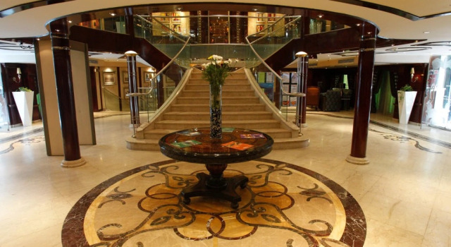 M-S Royal Viking, Book Hotel Luxor 
