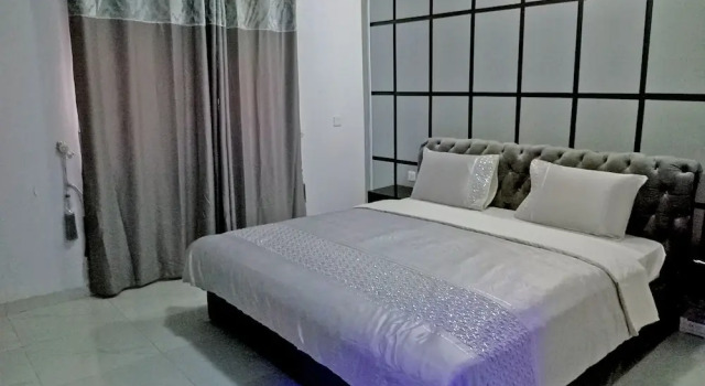 Люкс Luxury Gbemiro Ambassador Hotel and Suites