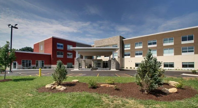 Люкс с 2 комнатами Holiday Inn Express & Suites Galesburg by IHG