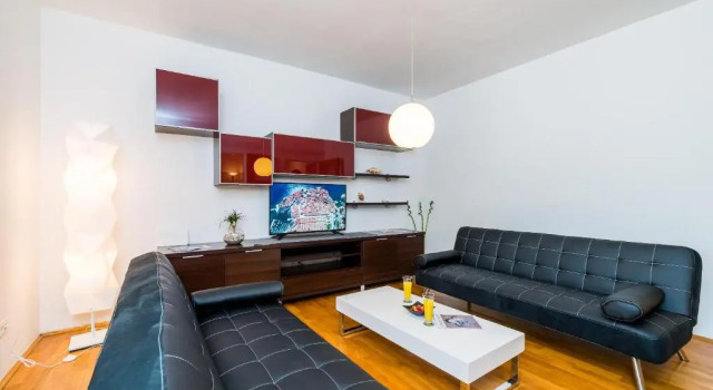 Апартаменты с 2 комнатами с видом на сад Apartment Valonija