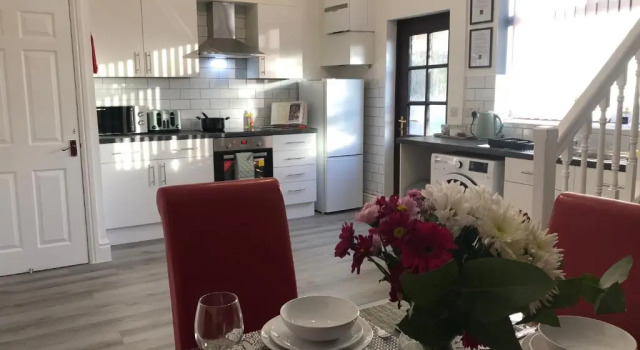 Коттедж Stylish 3-bed Preston Home for Relaxing Comfy Stay