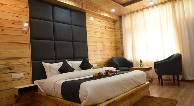 Номер Royal Valley Of Sublime!!! NIRVANA HILLS!!! A family Hotel with Roof Top Lounge!!!Balcony Rooms!!!Power Backup!!! Parking!!!400m Away From Mata Hadimba Temple
