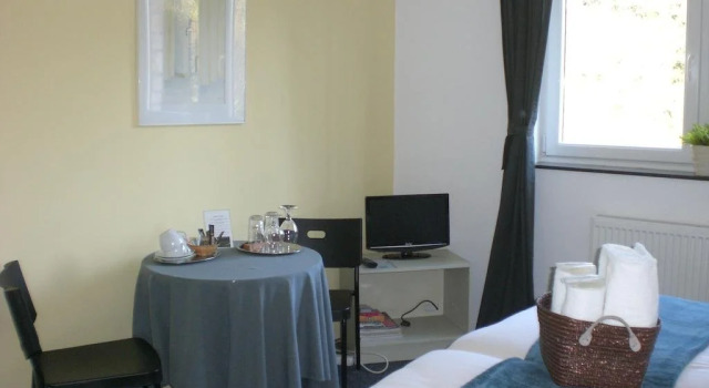 B&B Lourthe, Забронировать Отель «постель и завтрак» Отели Уффализ с завтраком, Завтраки