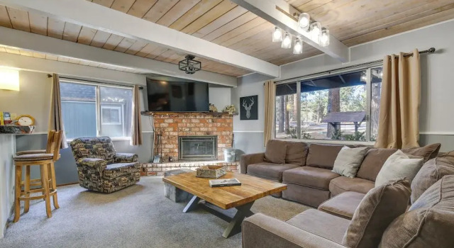 Коттедж 2 Mi to Lake & Skiing: Big Bear Family Cabin