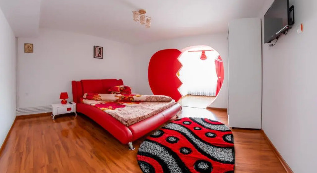 Pensiunea Mihaela, Rezervovat Hotel Novaci-Străini 