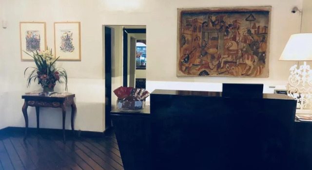 Il Covo B&B, Забронировать Отель «постель и завтрак» Рионе Монти Рим, рядом с Посольство США в Риме