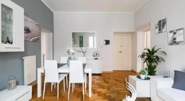 HomeHouse Giulio Cesare-San Pietro, Забронировать Отель Отели Рима с парковкой, рядом с Собор Святого Петра, Парковка