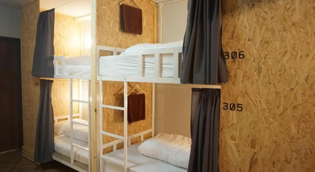Кровать в общем номере Khoksametchun Hostel