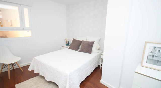 Huerta del Obispo - Amazing Duplex, Забронировать Отель Bailen-Miraflores Малага, рядом с Музей Кармен Тиссен