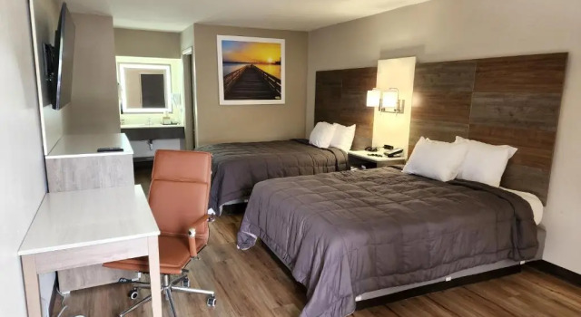 Четырёхместный номер Standard Days Inn by Wyndham Clemson