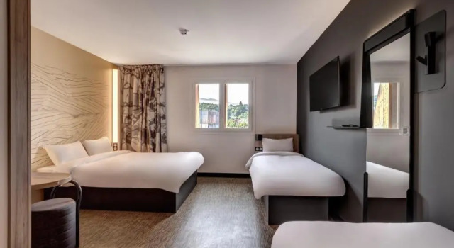 Четырёхместный номер B&B HOTEL Evian Publier