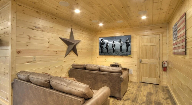 DT 2 Brand NEW Cabins 2 Pools 2 HOT Tubs ETC