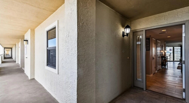 IR 518 is a Stunning 2 BR that has amazing Sunset views - sleeps 10 by RedAwning, Varaa Huoneisto Destin Emerald Coast