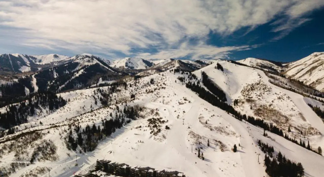 Апартаменты Red Pine Retreat at Canyons Village