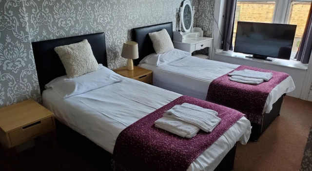 The Queens Arms Hotel Acomb, Забронировать Отель Акомб 