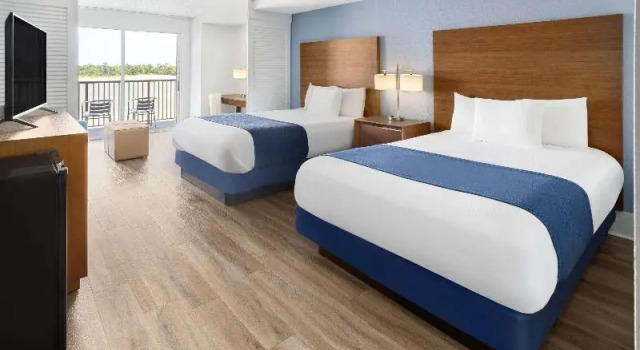Четырёхместный номер Deluxe с балконом WaterView Casino & Hotel, Trademark Collection by Wyndham