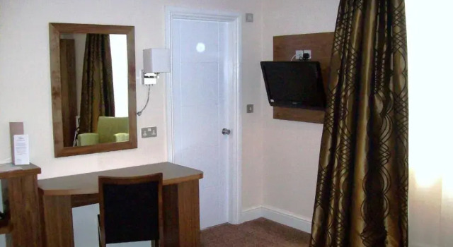 Одноместный номер Standard London Bloomsbury Square Hotel by IHG
