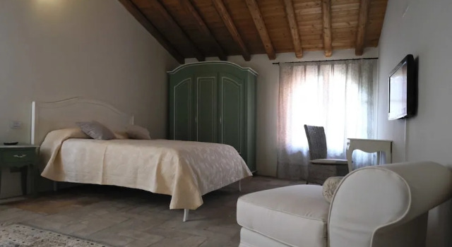 Ca' Bussola B&B, Забронировать Отель «постель и завтрак» Монцамбано Озеро Гарда