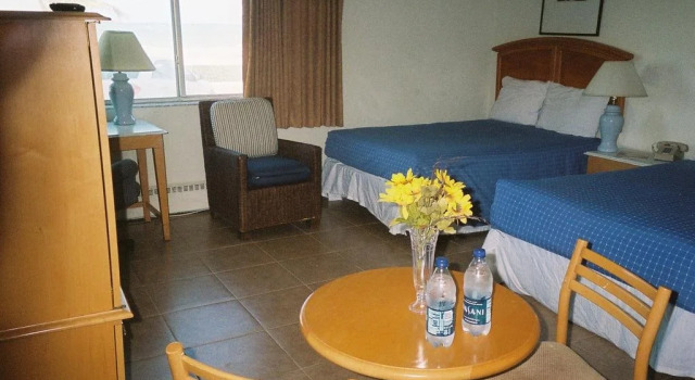 Perroquet Hotel, Забронировать Отель Форт-Лодердейл Broward County, рядом с Галерея The Gallery at Beach Place