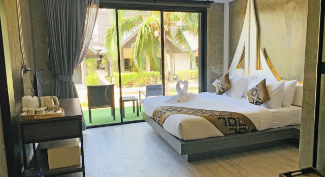 Номер Deluxe с видом на бассейн Phi Phi Andaman Legacy Resort