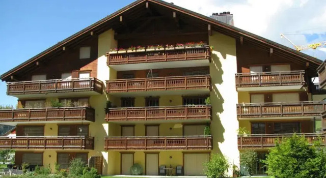 Haus Rätia, Klosters Platz, Book Hotel Klosters-Serneus 