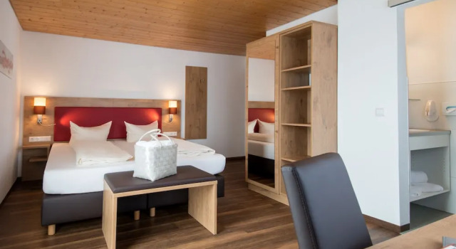 Двухместный номер Economy с балконом Wellnesshotel Sonnenhof & Sonnhalde