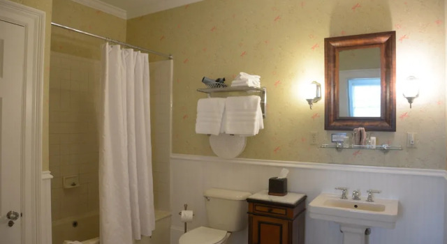O podwyższonym standardzie pokój Bluff View Inn