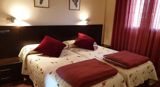 Pago de Tharsys, Varaa Hotelli Requena Barcelona