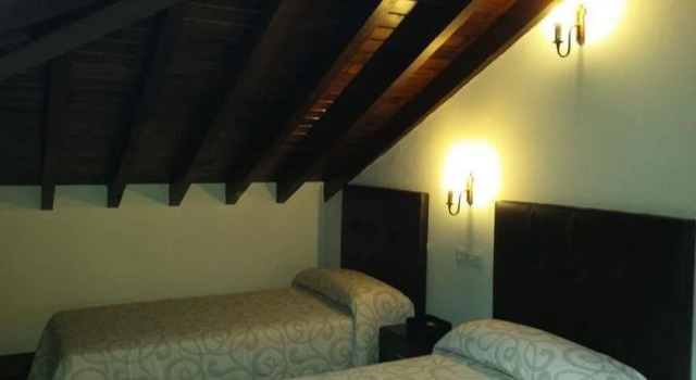 Hotel Rural Palacio de Galceran, Book Hotel Hotels in Asturias with Parking, Parking