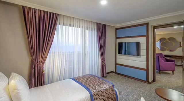 Семейный люкс с видом на окрестности Ramada Plaza by Wyndham Silivri