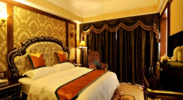 Chengdu French Theme Gold Palace, Boek Hotel Hotels in Chengdu met parkeren, Parkeren