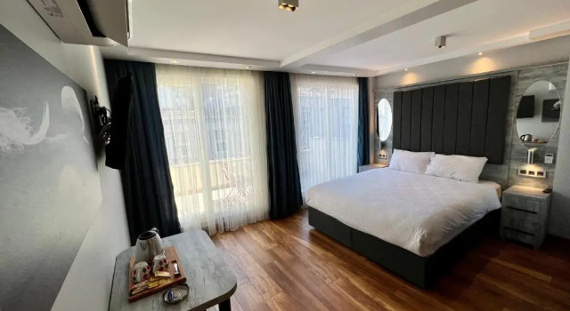 Standaard Tweepersoonskamer met balkon Hotel Kaya Est 1985