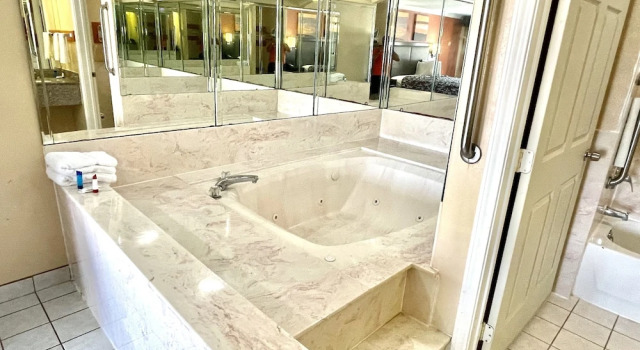 Люкс Standard Luxury Inn Liberty
