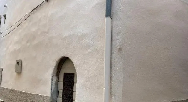 Complete house with Sea View in the center Vrbnik on island KRK, Varaa Hotelli Hotellit Kvarner Islands uima-altaalla, Uima-allas