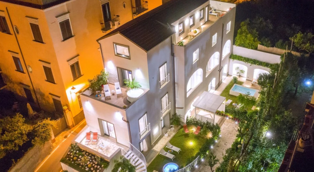 My Exclusive Italy - Luxury Villa with Penthouse, Pools and Sea View, Забронировать Апартаменты/квартира Апартаменты Сант-Аньелло, рядом с Железнодорожный вокзал Сант-Аньелло линии Circumvesuviana, Апартаменты/квартира