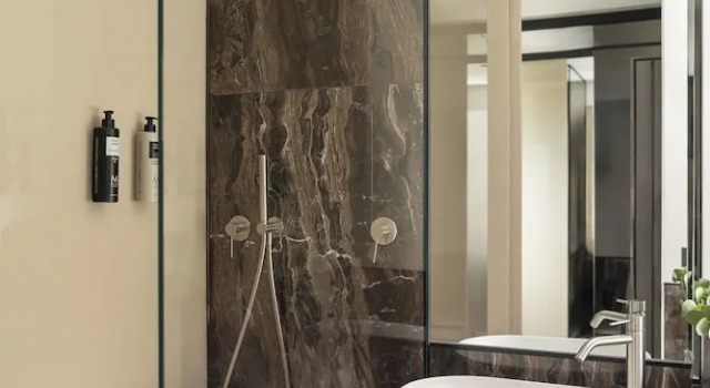 Трёхместный номер Superior с балконом и с частичным видом на море Hotel Michelangelo