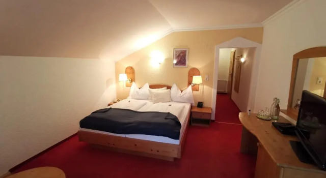 Полулюкс с балконом Hotel Kärntnerhof & Suiten 3-Stern Superior