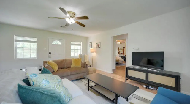Lovely Wimberley Vacation Rental w/ Yard!, Rezervați Casă de vacanță Wimberley Texas Hill Country