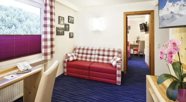 Семейный люкс с 2 комнатами Hotel Alpina