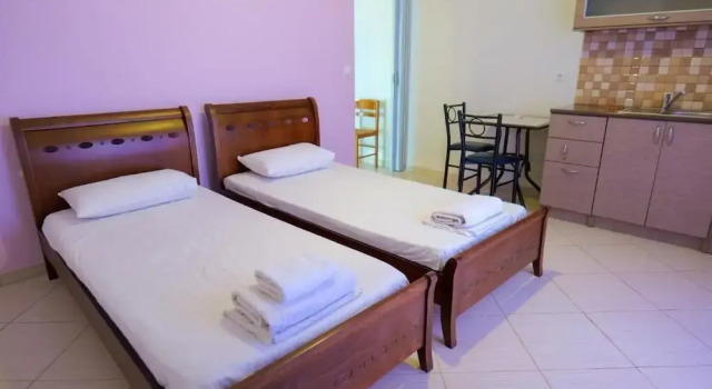 Семейный номер Standard с балконом Hotel Chris