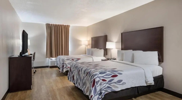 Четырёхместный номер Deluxe Red Roof Inn & Suites Jacksonville, NC