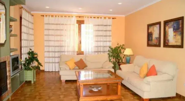 Apartment near the beach, with garden, in Denia, 预订 公寓 翁达拉 白色海岸