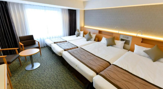 Четырёхместный номер Hollywood Narita Tobu Hotel Airport