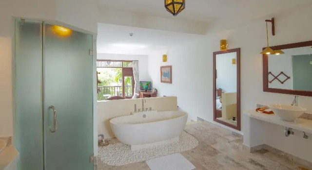 Двухместный номер Superior с балконом и с видом на сад Legacy Hoi An Resort
