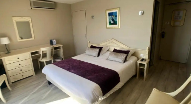 Трёхместный номер Standard с видом на море Hôtel Méditerranée
