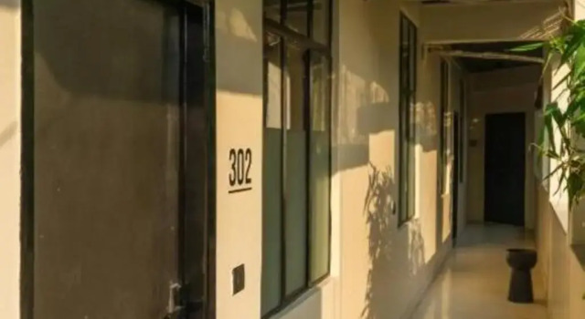 LetsBunk Poshtel & Suites
