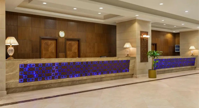 Ramada Dar Al Fayzeen Hotel Makkah, Забронировать Отель Отели Мекки с бассейном, Бассейн
