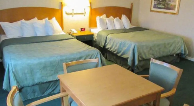 Номер Standard Magnuson Grand Pioneer Inn and Suites